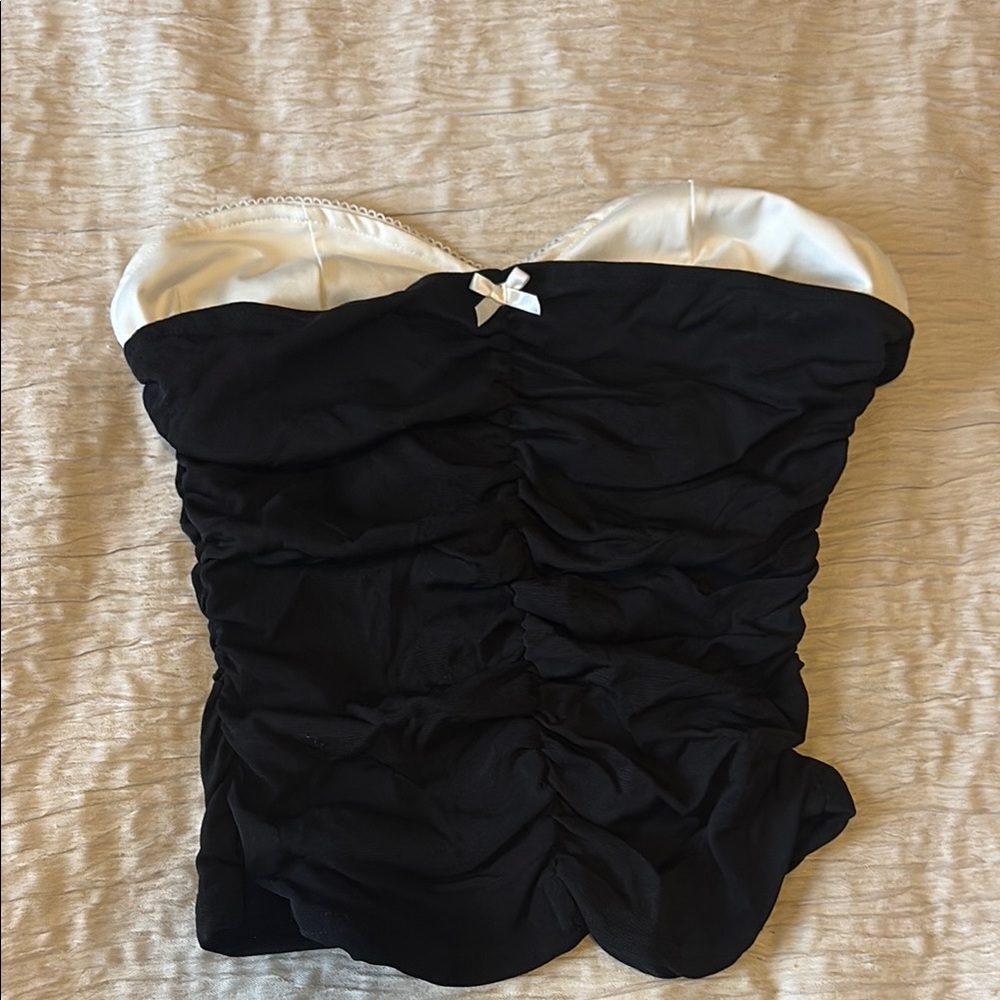 Black and White Strapless Top